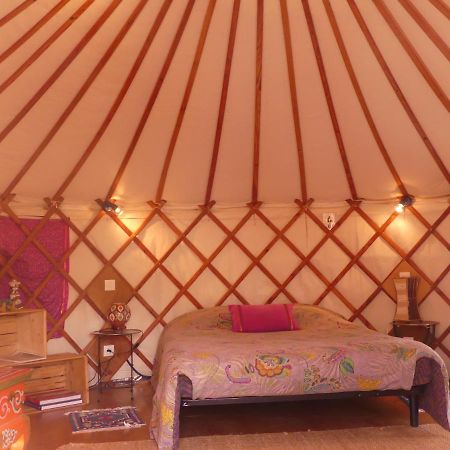 Les Yourtes D'Hotes Plouguiel Bagian luar foto