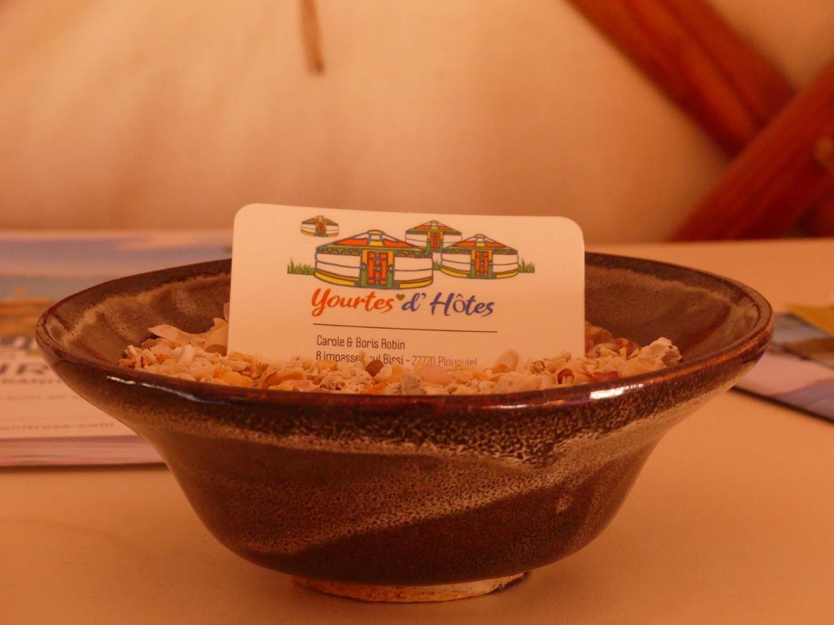Les Yourtes D'Hotes Plouguiel Bagian luar foto